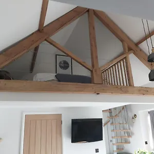 https://sweet-meadow-lodge.exeterhotels.net